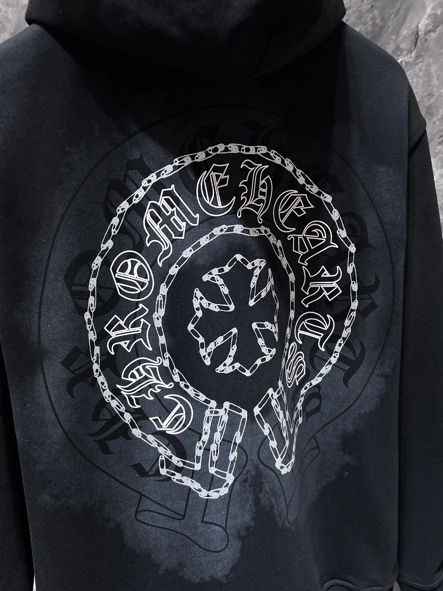 P250 Chrome Hearts Autumn and Winter 2025 Counter Synchronization ❤️ Chrome Sanskrit Cross Foamed Sweatshirt Improved Customized Version 1:1 High-Gram Weight High-Quality Fabric Recommended Color: White Black Size: S, M, L, XL